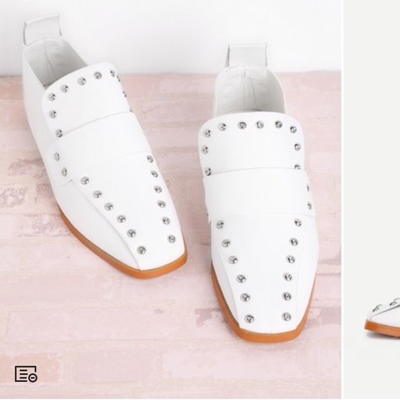 White flats - Picture 1 of 1